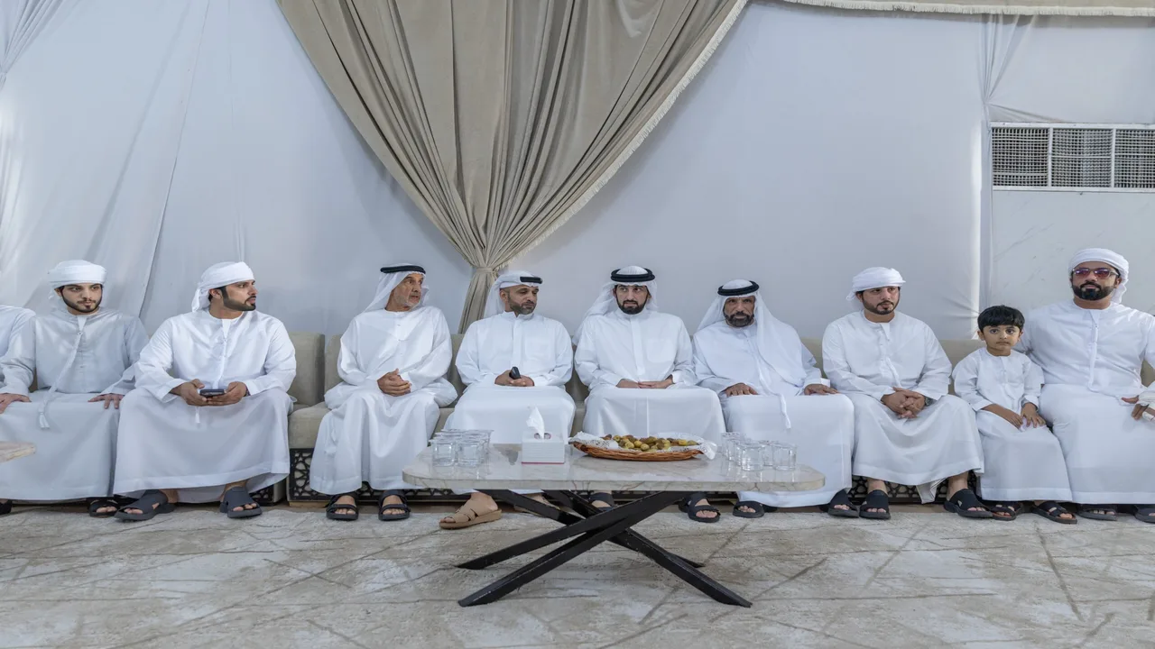 تعزية أحمد بن محمد في وفاة ريسه سعيد القمزي تؤثر في الأوساط المحلية